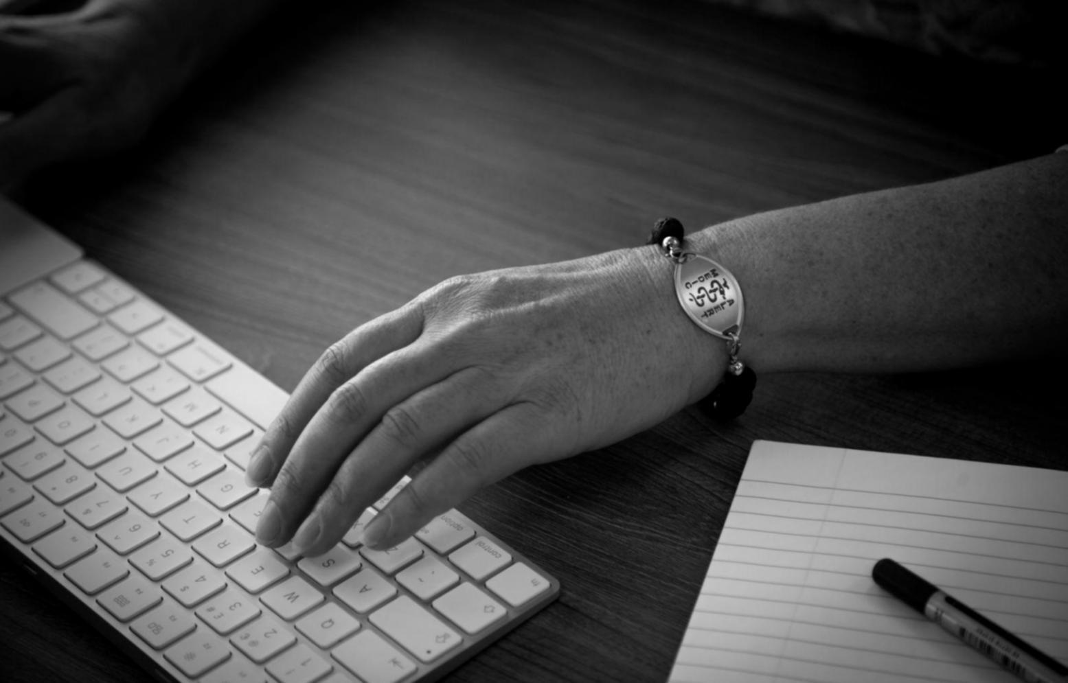 Studio di design moderno con workspace creativo per la formazione UX